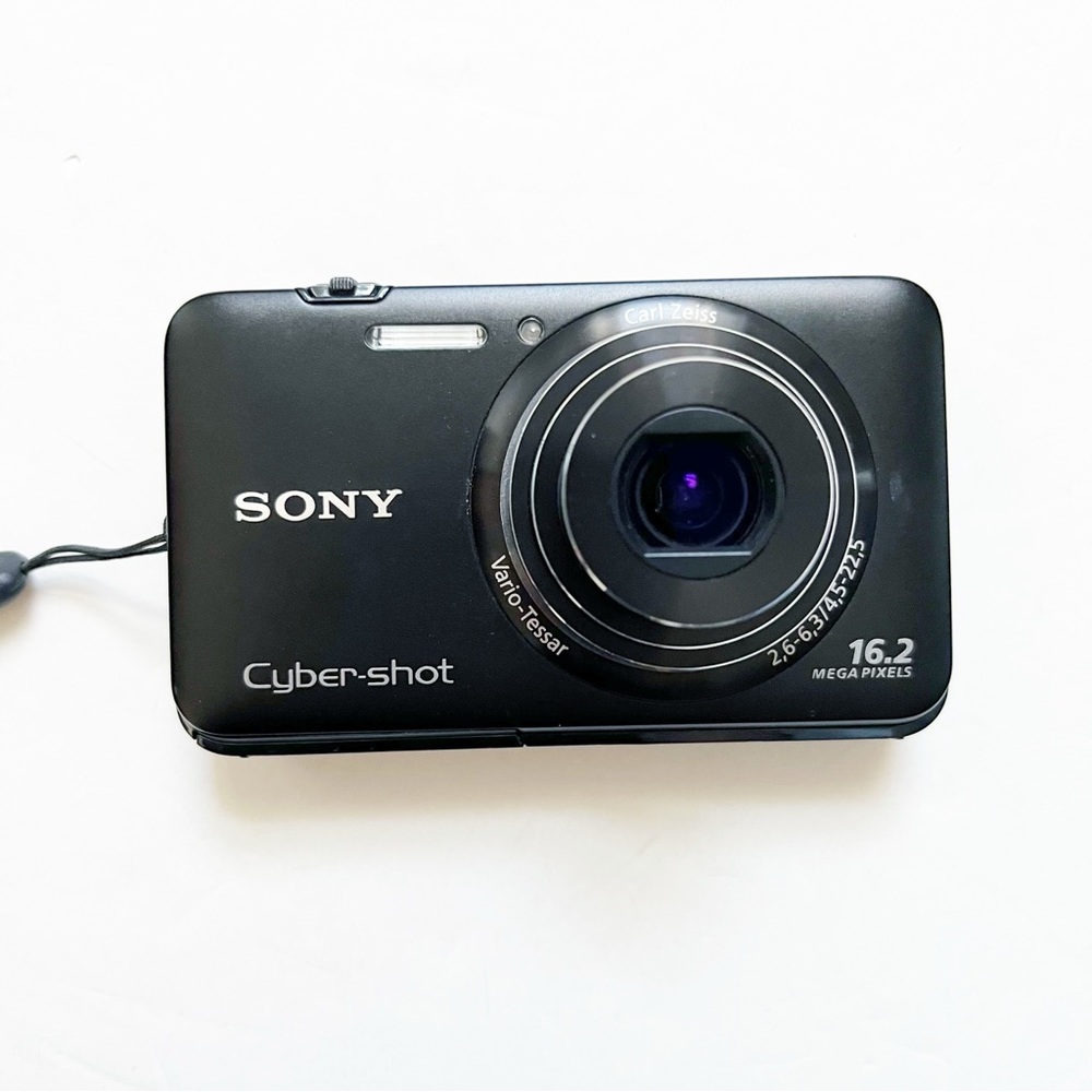 Sony Cybershot DSC-WX9 16.2 MP Digital Camera Carl Zeiss Point and shoot